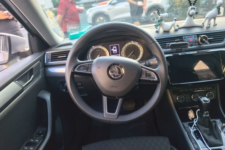 Used Skoda Superb 2018 TSI280 DSG Comfort Edition China V Standard Steering Wheel