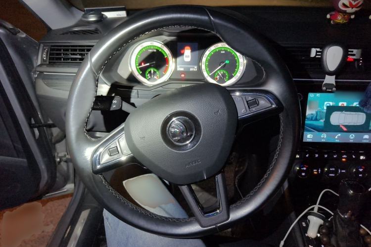 Used Skoda Superb 2018 TSI330 DSG Luxury Edition China V Standard Steering Wheel