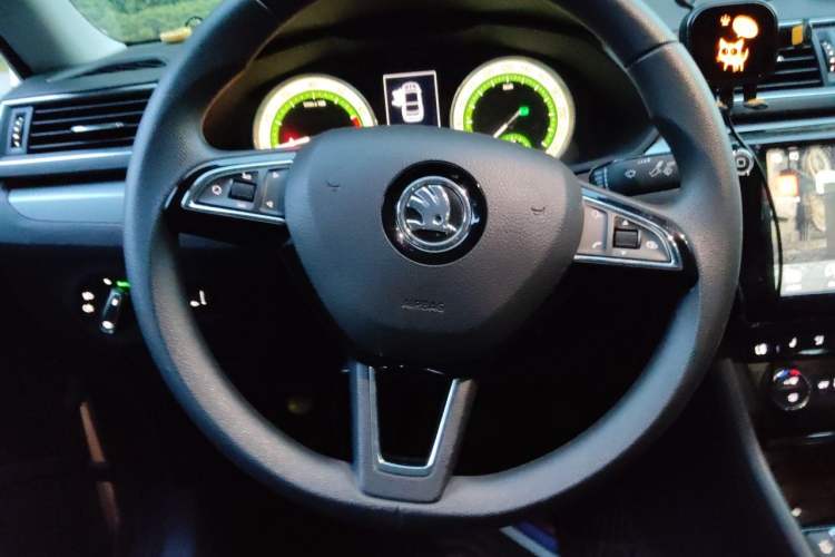 Used Skoda Superb 2018 TSI280 DSG Comfort Edition China V Standard Steering Wheel