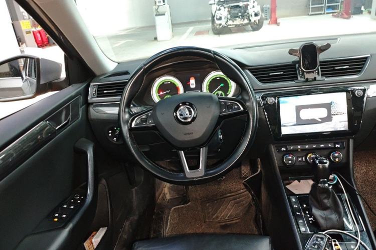 Used Skoda Superb 2018 TSI330 DSG Luxury Edition China V Standard Steering Wheel