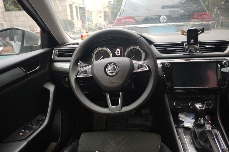 Used Skoda Superb 2018 TSI280 DSG Comfort Edition China V Standard Steering Wheel