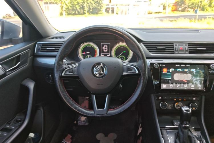 Used Skoda Superb 2018 TSI330 DSG Comfort Edition China VI Standard Steering Wheel
