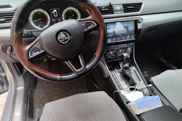 Used Skoda Superb 2018 TSI330 DSG Comfort Edition China V Standard Steering Wheel
