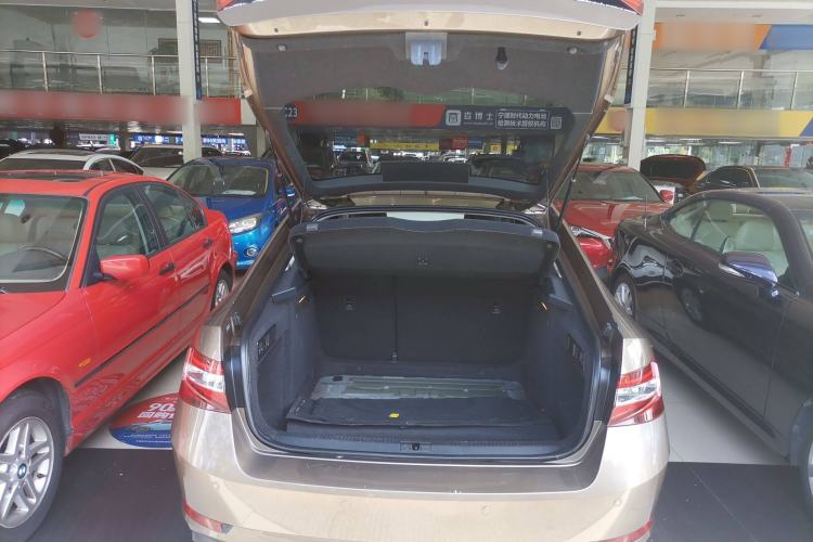 Used Skoda Superb 2018 TSI280 Manual Standard Edition China V Standards Trunk