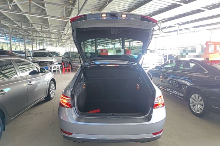 Used Skoda Superb 2018 TSI330 DSG Comfort Edition China V Standard Trunk