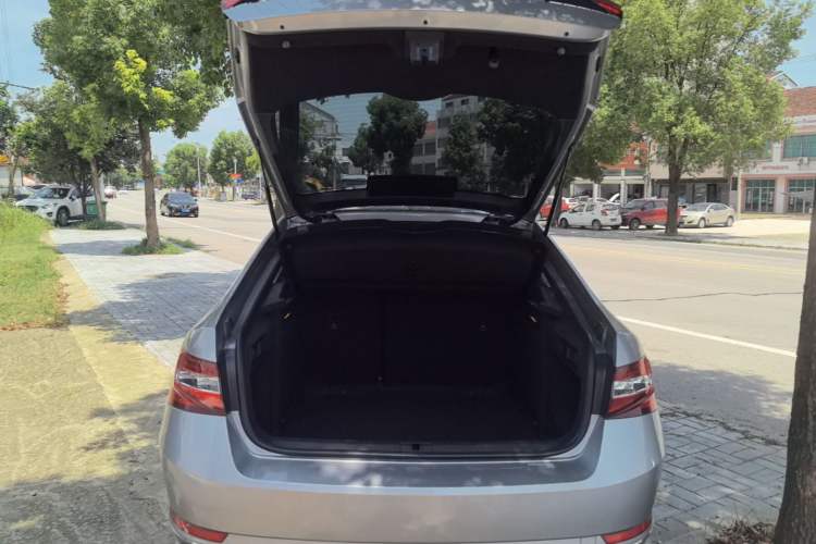 Used Skoda Superb 2018 TSI330 DSG Comfort Edition China V Standard Trunk
