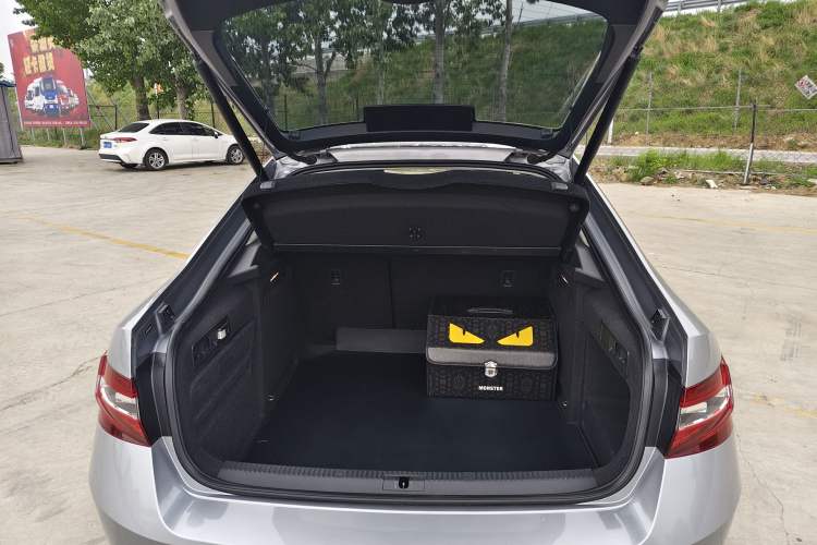 Used Skoda Superb 2018 TSI380 DSG Flagship Edition China V Standard Trunk