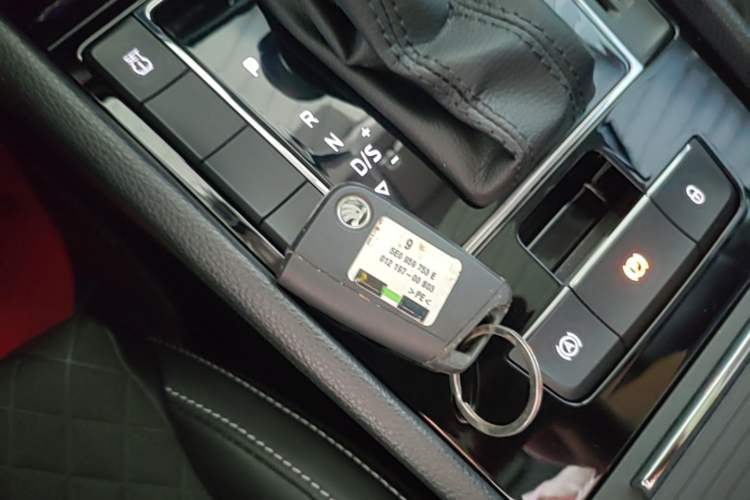 Used Skoda Superb 2018 TSI330 DSG Comfort Edition China V Standard Vehicle Key