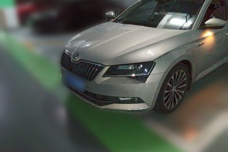 Ojetý Skoda Superb 2018 TSI330 DSG Luxury Edition China V Standard Guazi used car, China used car export, Used car for sale, Used  cars, Cheapest cars for sale