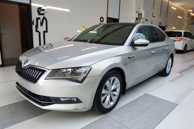 Skoda Superb 2018 TSI280 DSG Comfort Edition China V Standard с пробегом