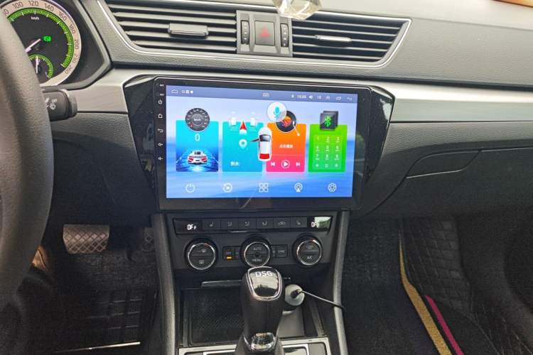 Used Skoda Superb 2018 TSI330 DSG Comfort Edition China V Standard Audio And AC Panel