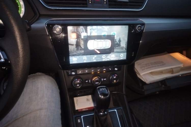 Used Skoda Superb 2018 TSI280 DSG Comfort Edition China V Standard Audio And AC Panel