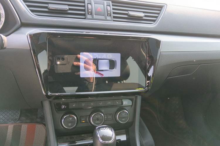 Used Skoda Superb 2018 TSI330 DSG Comfort Edition China VI Standard Audio And AC Panel