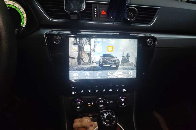 Used Skoda Superb 2018 TSI280 DSG Comfort Edition China V Standard Audio And AC Panel