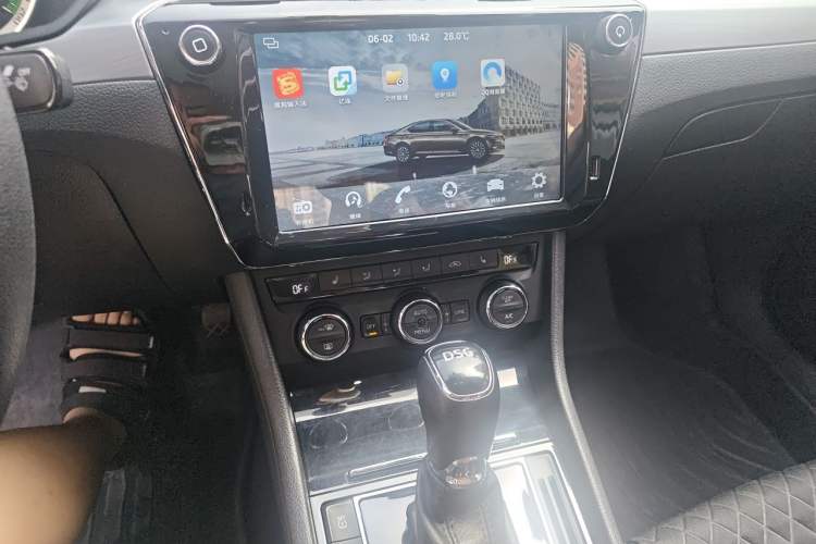 Used Skoda Superb 2018 TSI280 DSG Comfort Edition China V Standard Audio And AC Panel