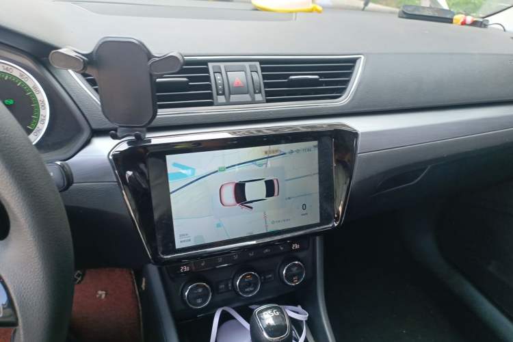 Used Skoda Superb 2018 TSI330 DSG Comfort Edition China VI Standard Audio And AC Panel