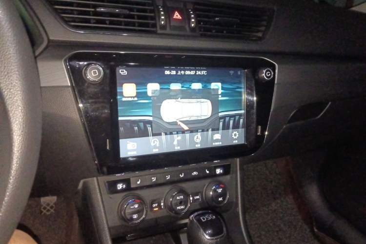 Used Skoda Superb 2018 TSI280 DSG Comfort Edition China V Standard Audio And AC Panel