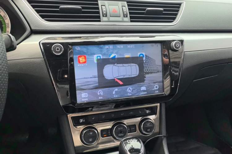 Used Skoda Superb 2018 TSI330 DSG Comfort Edition China V Standard Audio And AC Panel