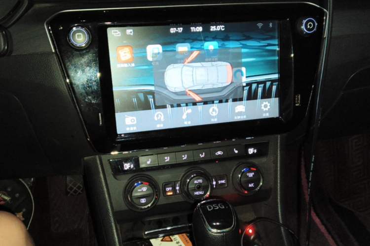 Used Skoda Superb 2018 TSI280 DSG Comfort Edition China V Standard Audio And AC Panel