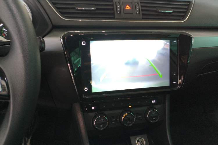 Used Skoda Superb 2018 TSI330 DSG Comfort Edition China V Standard Audio And AC Panel