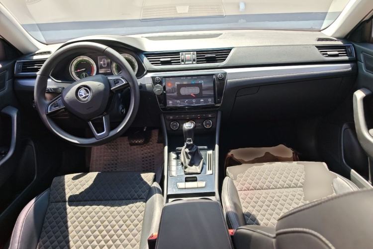Used Skoda Superb 2018 TSI330 DSG Comfort Edition China V Standard Center Console