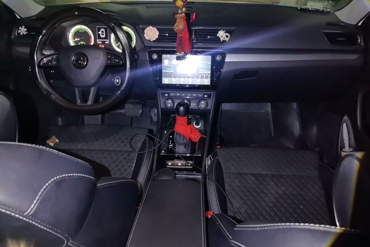 Used Skoda Superb 2018 TSI280 DSG Comfort Edition China V Standard Center Console