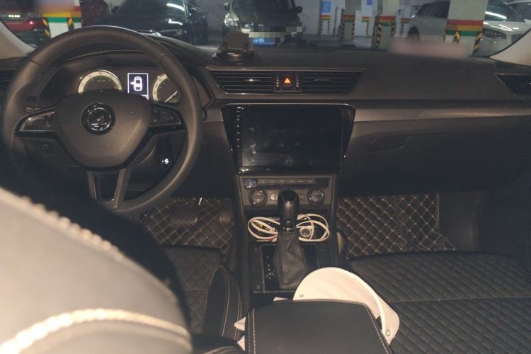Used Skoda Superb 2018 TSI280 DSG Comfort Edition China VI Standard Center Console