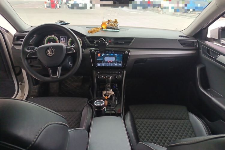 Used Skoda Superb 2018 TSI330 DSG Comfort Edition China V Standard Center Console