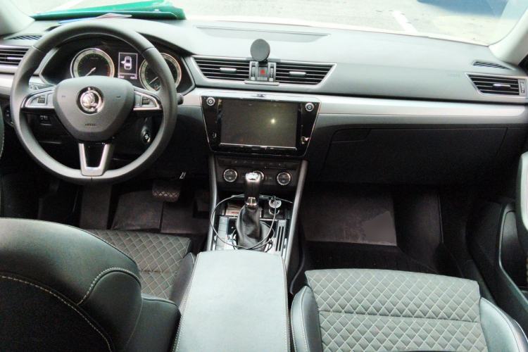 Used Skoda Superb 2018 TSI280 DSG Comfort Edition China V Standard Center Console