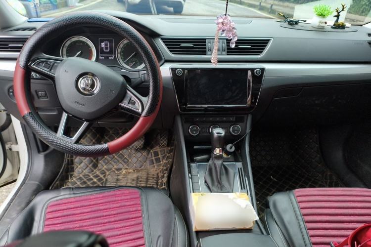 Used Skoda Superb 2018 TSI330 DSG Comfort Edition China V Standard Center Console