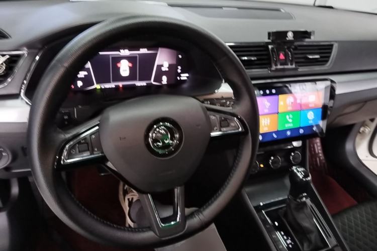 Used Skoda Superb 2018 TSI330 DSG Comfort Edition China V Standard Center Console