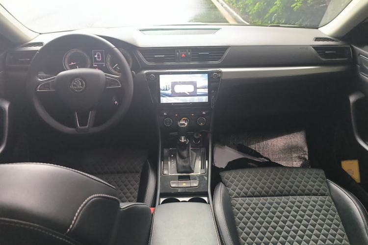 Used Skoda Superb 2018 TSI330 DSG Comfort Edition China V Standard Center Console