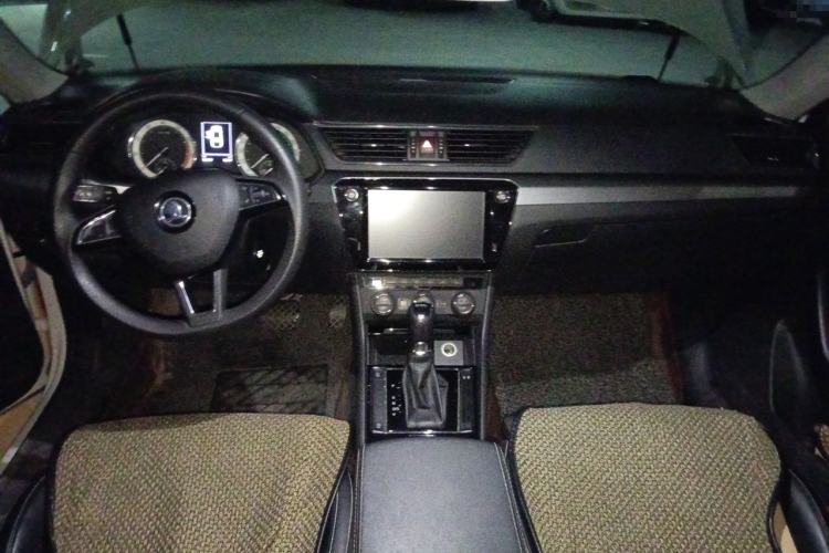 Used Skoda Superb 2018 TSI280 DSG Comfort Edition China V Standard Center Console