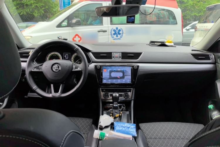 Used Skoda Superb 2018 TSI330 DSG Comfort Edition China V Standard Center Console