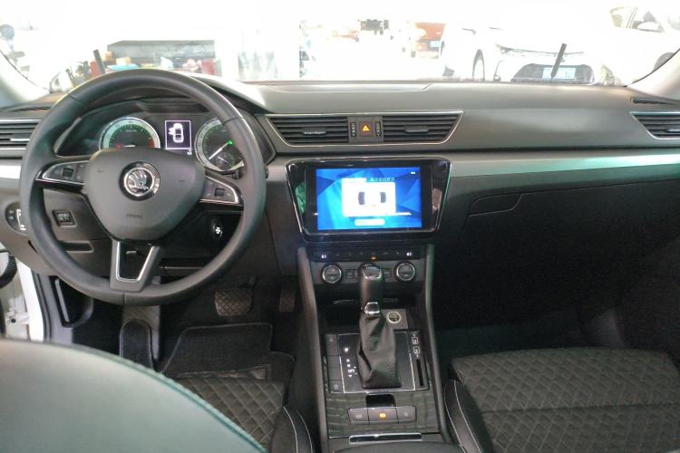 Used Skoda Superb 2018 TSI330 DSG Comfort Edition China V Standard Center Console