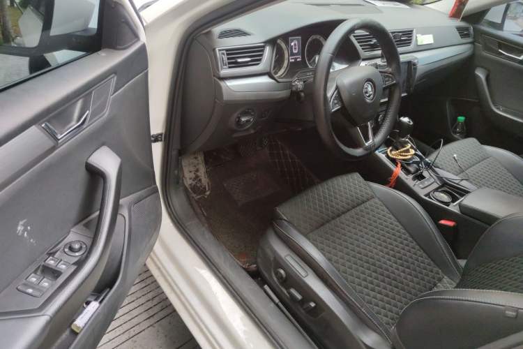 Used Skoda Superb 2018 TSI280 DSG Comfort Edition China V Standard Driver Seat