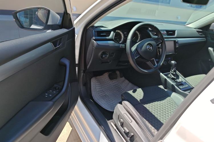 Used Skoda Superb 2018 TSI330 DSG Comfort Edition China V Standard Driver Seat