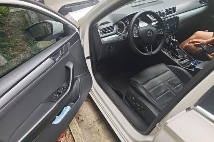 Used Skoda Superb 2018 TSI280 DSG Comfort Edition China V Standard Driver Seat