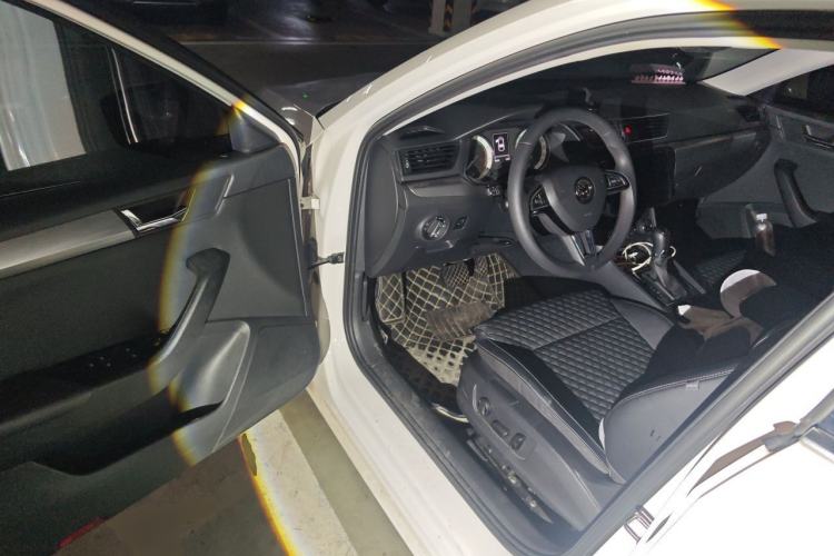 Used Skoda Superb 2018 TSI280 DSG Comfort Edition China VI Standard Driver Seat