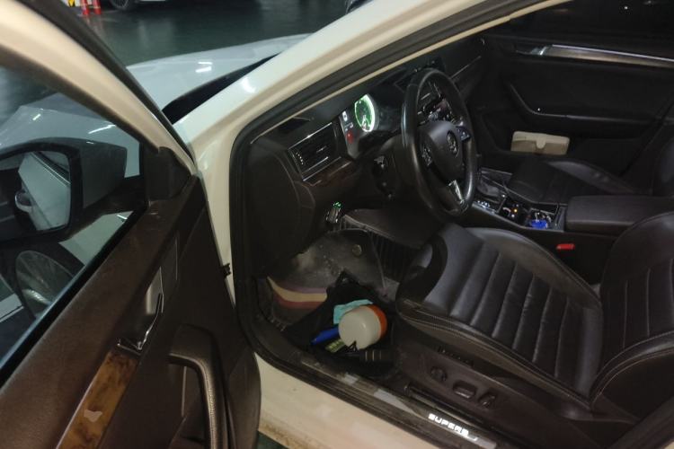 Used Skoda Superb 2018 TSI380 DSG Flagship Edition China V Standard Driver Seat