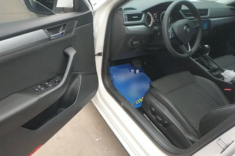 Used Skoda Superb 2018 TSI330 DSG Comfort Edition China V Standard Driver Seat