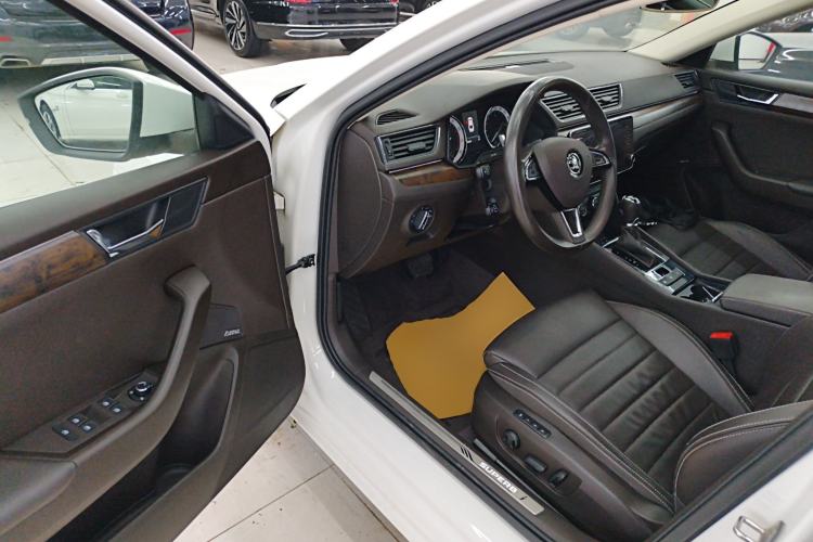 Used Skoda Superb 2018 TSI380 DSG Flagship Edition China V Standard Driver Seat