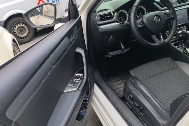 Used Skoda Superb 2018 TSI330 DSG Comfort Edition China V Standard Driver Seat