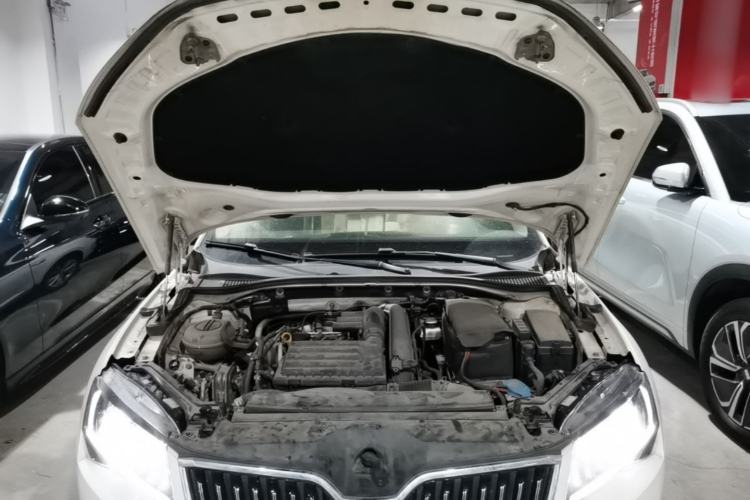 Used Skoda Superb 2018 TSI280 DSG Comfort Edition China V Standard Engine Bay