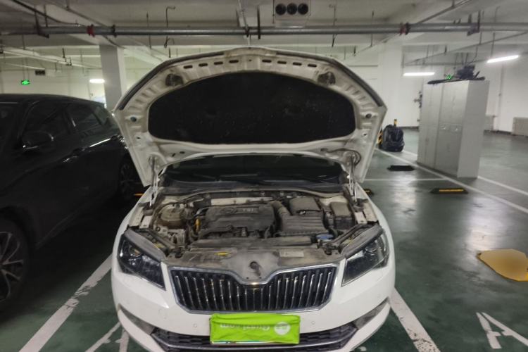 Used Skoda Superb 2018 TSI380 DSG Flagship Edition China V Standard Engine Bay