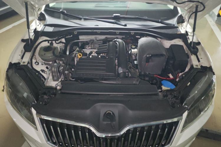 Used Skoda Superb 2018 TSI280 DSG Comfort Edition China V Standard Engine Bay