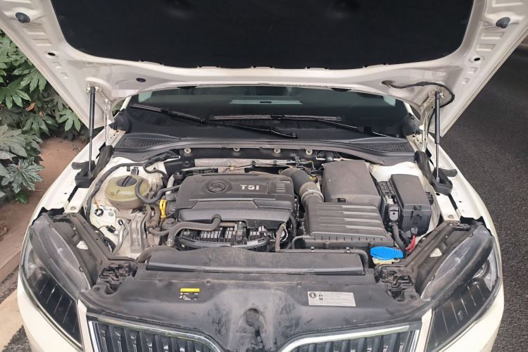 Used Skoda Superb 2018 TSI330 DSG Comfort Edition China V Standard Engine Bay
