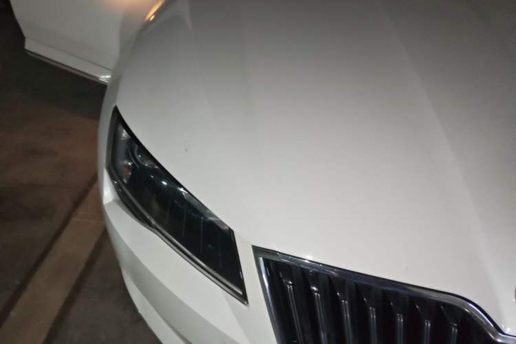 Used Skoda Superb 2018 TSI330 DSG Comfort Edition China V Standard Engine Bay Right