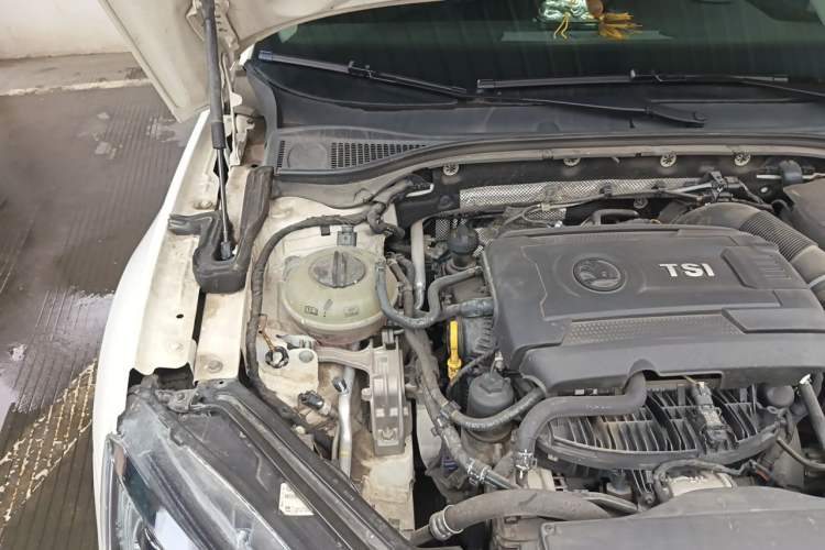 Used Skoda Superb 2018 TSI330 DSG Comfort Edition China V Standard Engine Bay Right