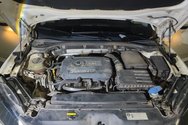 Used Skoda Superb 2018 TSI330 DSG Comfort Edition China V Standard Engine Bay